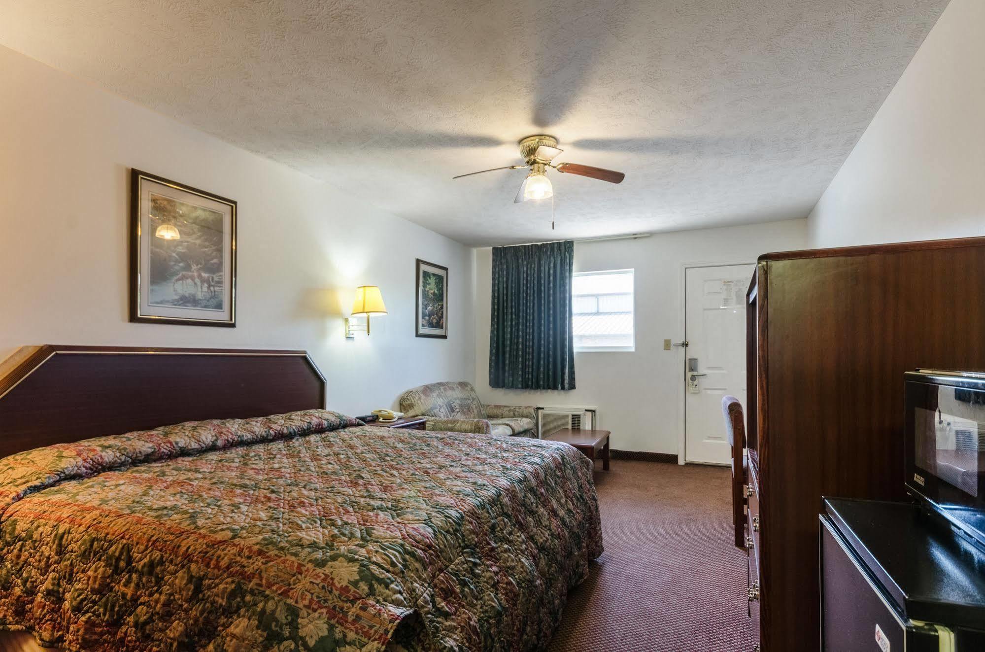 Deerfield Inn Parsons Buitenkant foto