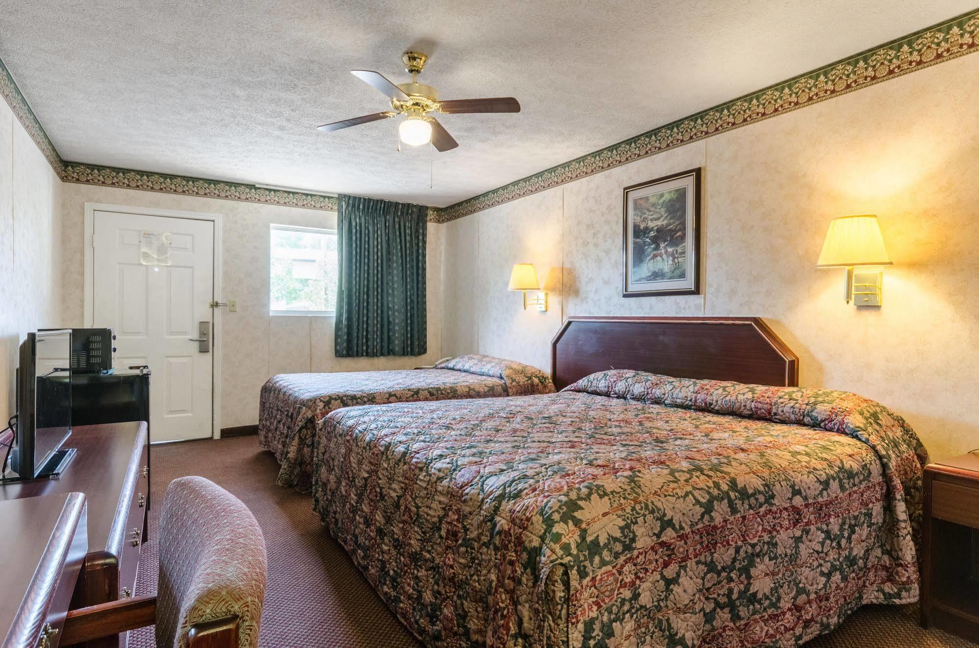 Deerfield Inn Parsons Buitenkant foto