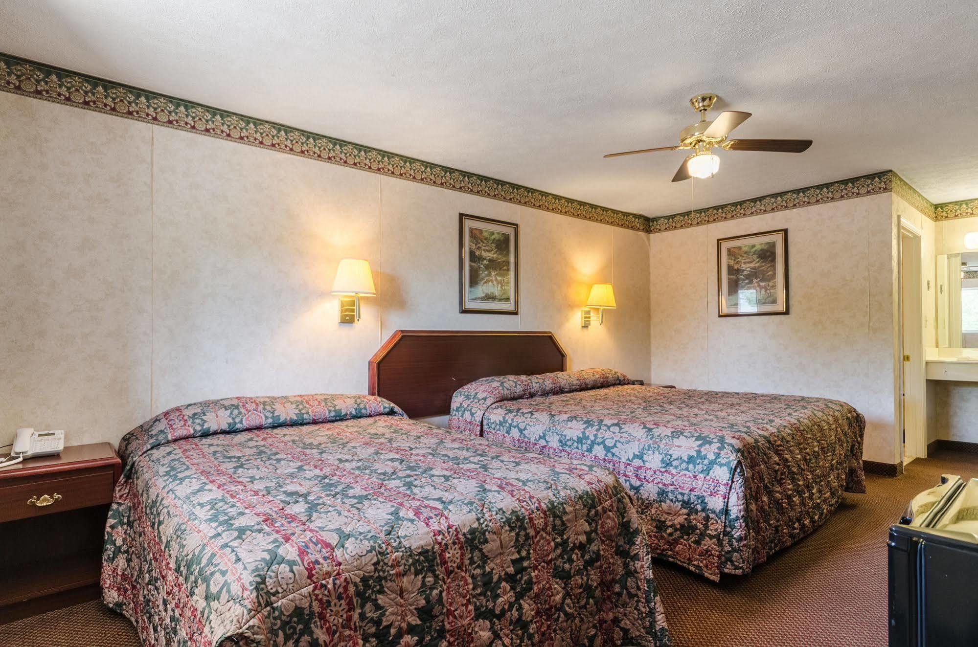 Deerfield Inn Parsons Buitenkant foto